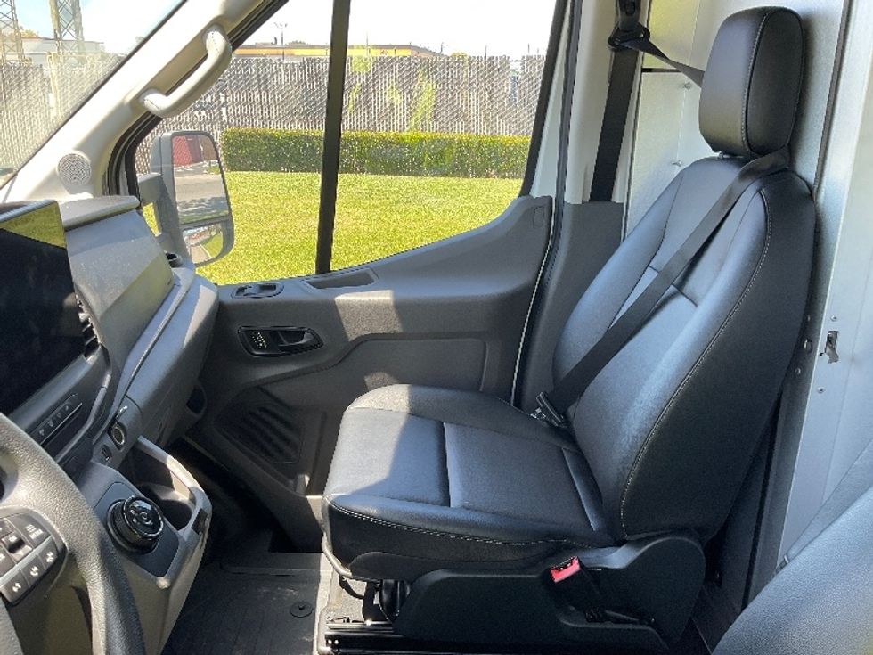 Cargo Van (Panel Van)-Alternative Fuel Trucks & Tractors-Ford-2022-TRAN350E-West Sacramento-CA-3,631\n\t\tmiles-$ 41,000 - Image 16