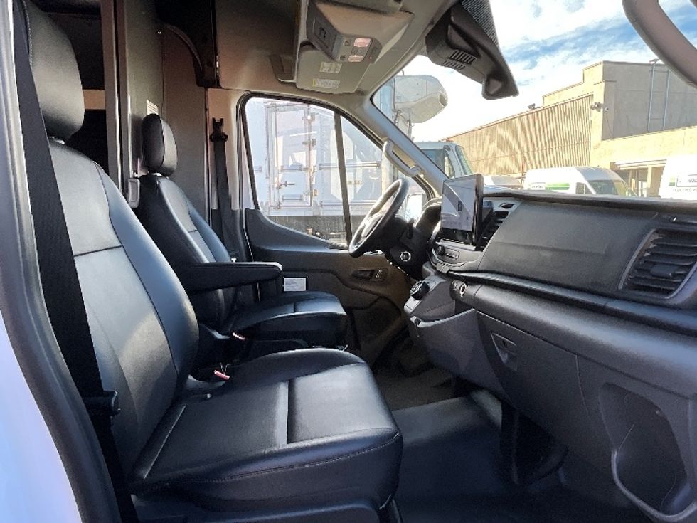 Cargo Van (Panel Van)-Alternative Fuel Trucks & Tractors-Ford-2022-TRAN350E-West Sacramento-CA-5,634\n\t\tmiles-$ 35,000 - Image 22
