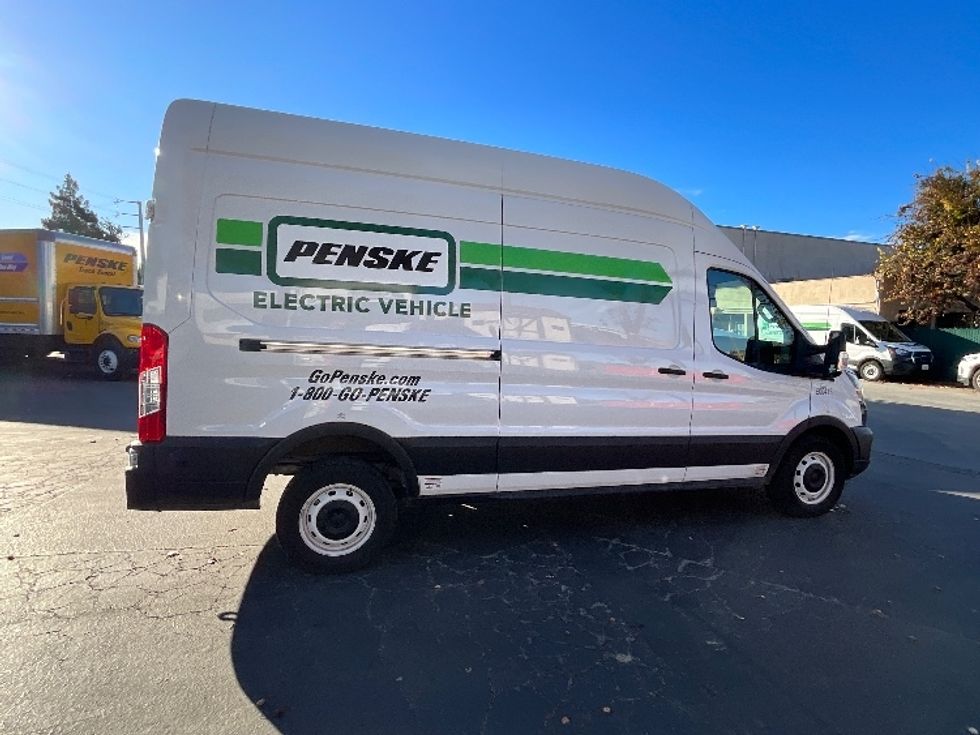 2022 Ford Transit photo 8