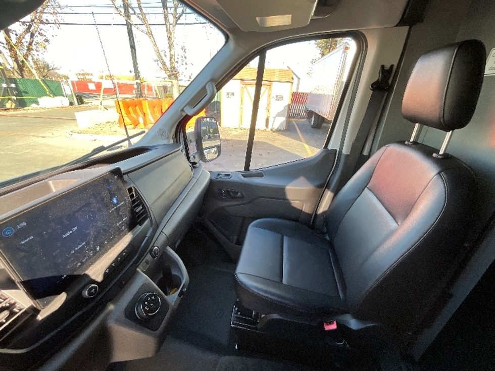 2022 Ford Transit photo 12