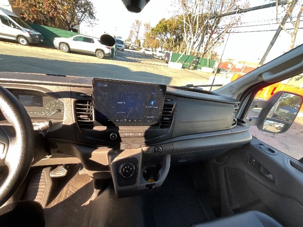 2022 Ford Transit photo 13