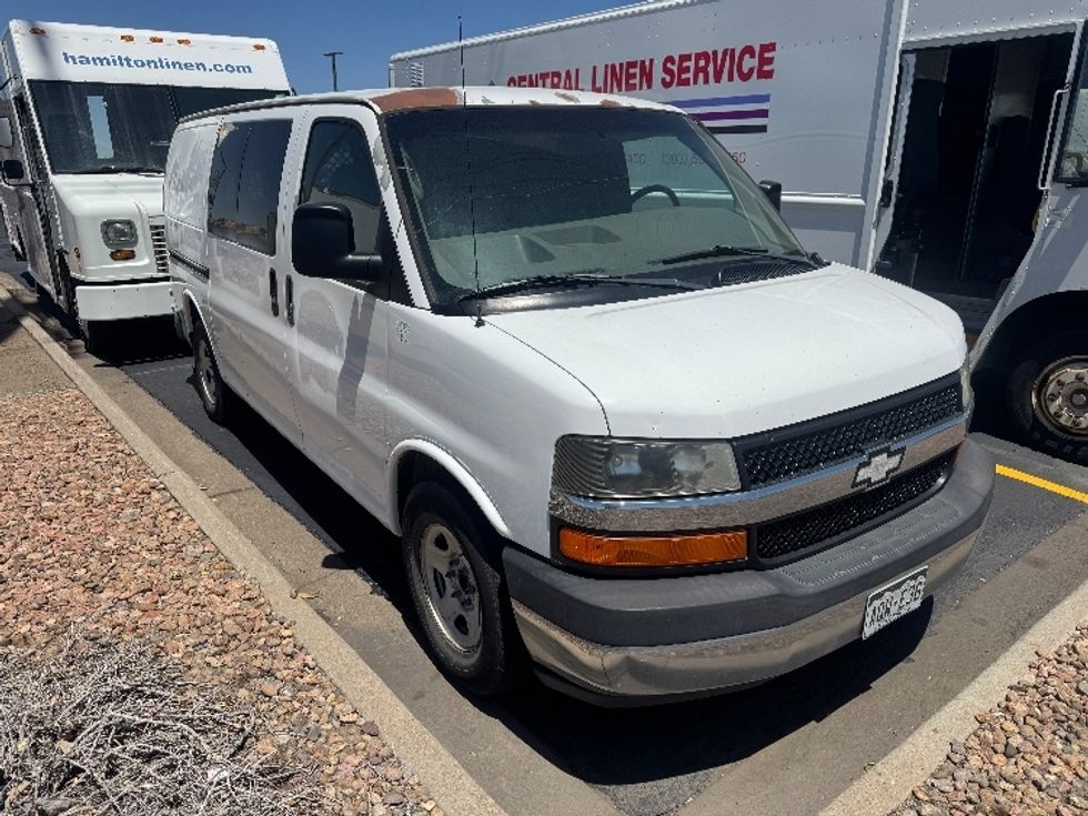 Cargo Van (Panel Van)-Light and Medium Duty Trucks-Chevrolet-2005-EXPRESS-Denver-CO-258,193\n\t\tmiles-$ 5,000 - Image 4