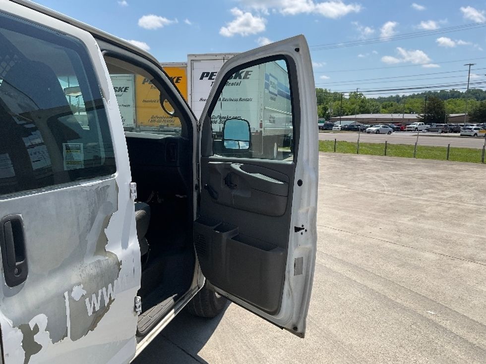 Cargo Van (Panel Van)-Light and Medium Duty Trucks-Chevrolet-2011-EXPRESS-Knoxville-TN-179,511\n\t\tmiles-$ 10,000 - Image 16
