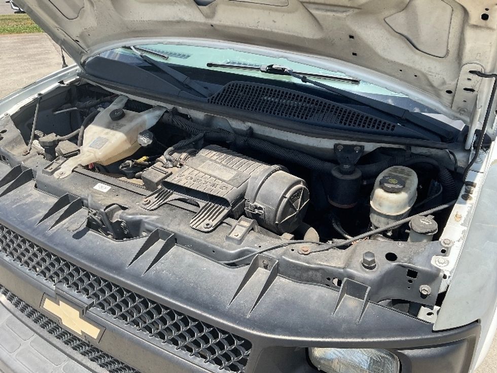 Cargo Van (Panel Van)-Light and Medium Duty Trucks-Chevrolet-2011-EXPRESS-Knoxville-TN-179,511\n\t\tmiles-$ 10,000 - Image 20