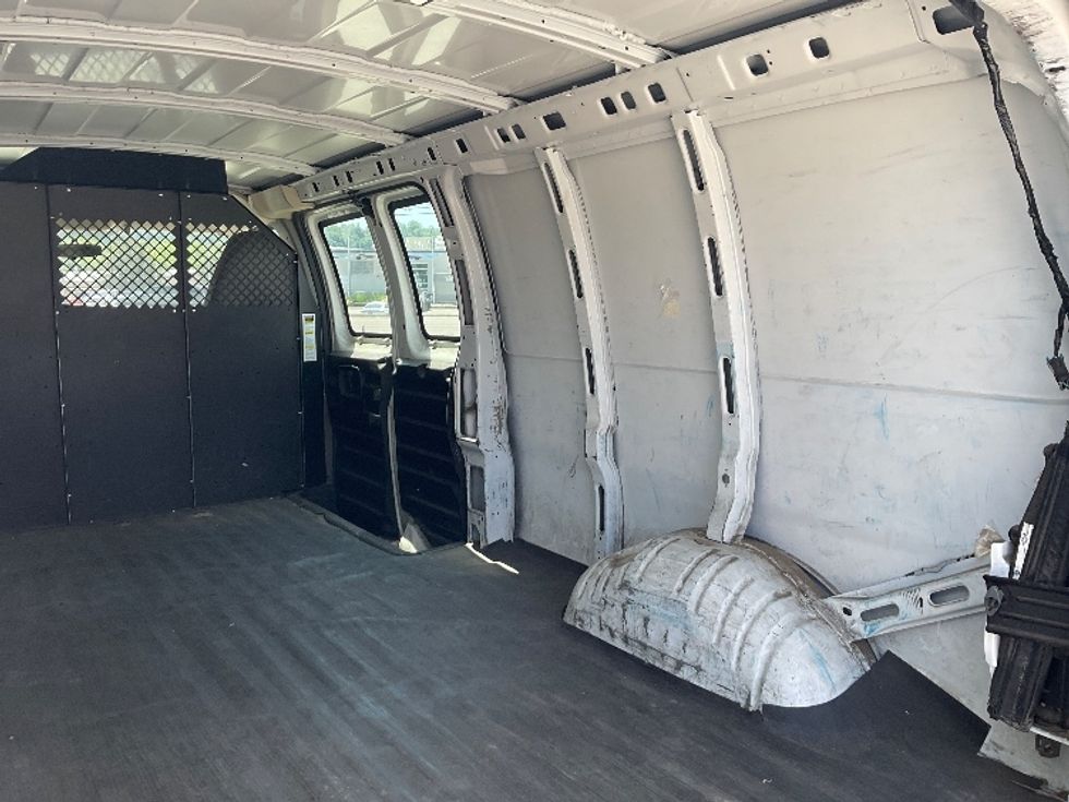 Cargo Van (Panel Van)-Light and Medium Duty Trucks-Chevrolet-2011-EXPRESS-Knoxville-TN-179,511\n\t\tmiles-$ 10,000 - Image 9