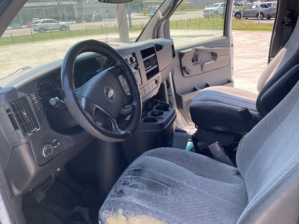 Cargo Van (Panel Van)-Light and Medium Duty Trucks-Chevrolet-2011-EXPRESS-Knoxville-TN-608,719\n\t\tmiles-$ 8,000 - Image 13