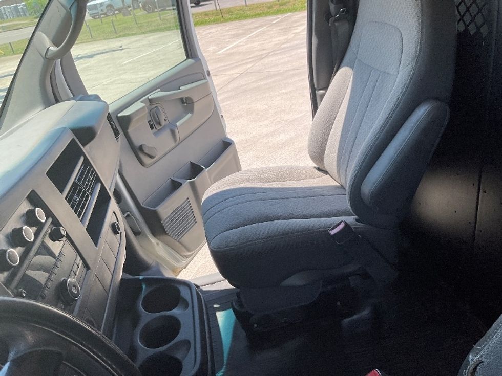 Cargo Van (Panel Van)-Light and Medium Duty Trucks-Chevrolet-2011-EXPRESS-Knoxville-TN-608,719\n\t\tmiles-$ 8,000 - Image 15
