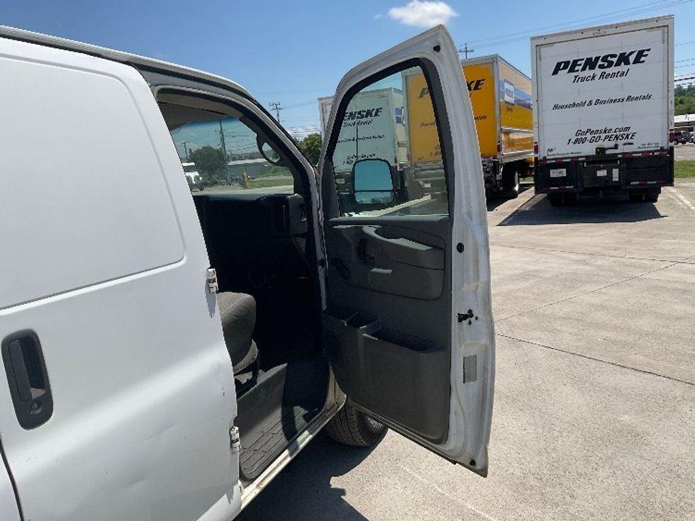 Cargo Van (Panel Van)-Light and Medium Duty Trucks-Chevrolet-2011-EXPRESS-Knoxville-TN-608,719\n\t\tmiles-$ 8,000 - Image 16