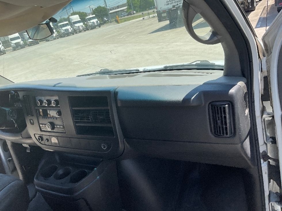 Cargo Van (Panel Van)-Light and Medium Duty Trucks-Chevrolet-2011-EXPRESS-Knoxville-TN-608,719\n\t\tmiles-$ 8,000 - Image 17