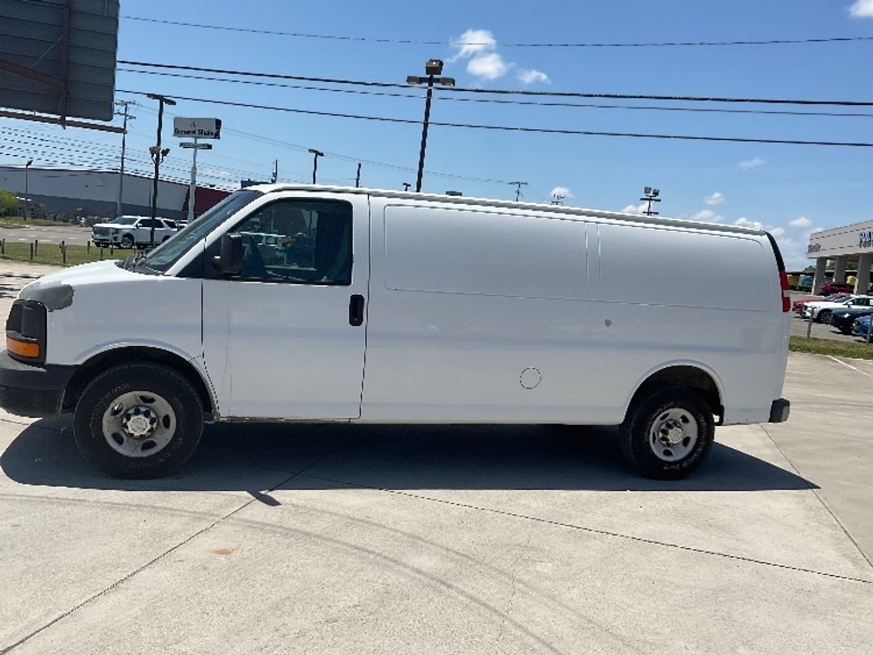 Cargo Van (Panel Van)-Light and Medium Duty Trucks-Chevrolet-2011-EXPRESS-Knoxville-TN-608,719\n\t\tmiles-$ 8,000 - Image 4