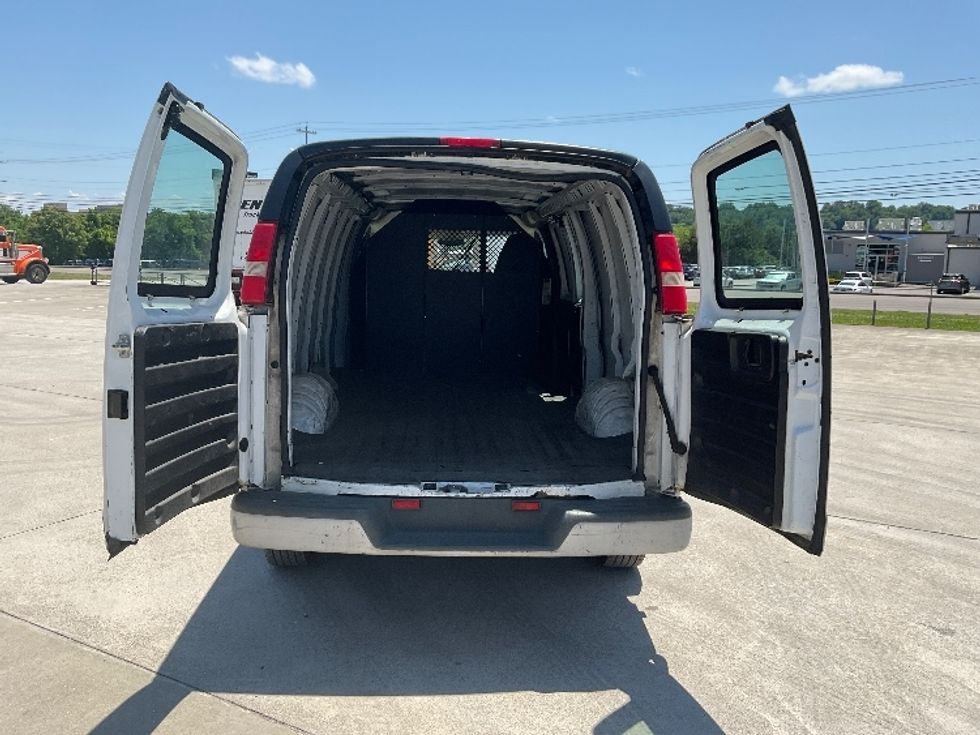 Cargo Van (Panel Van)-Light and Medium Duty Trucks-Chevrolet-2011-EXPRESS-Knoxville-TN-608,719\n\t\tmiles-$ 8,000 - Image 7