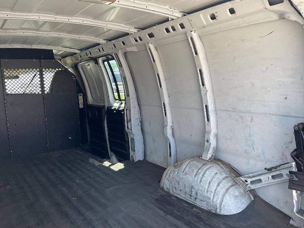 Cargo Van (Panel Van)-Light and Medium Duty Trucks-Chevrolet-2011-EXPRESS-Knoxville-TN-608,719\n\t\tmiles-$ 8,000 - Image 9