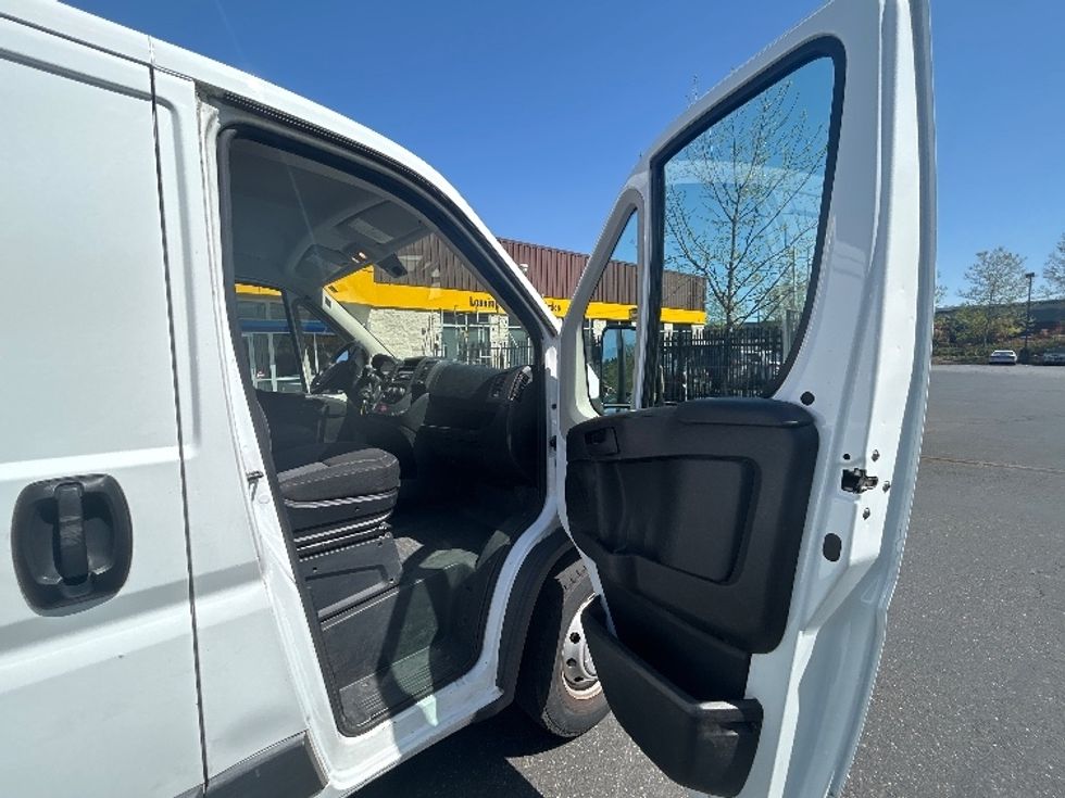 Cargo Van (Panel Van)-Light and Medium Duty Trucks-Dodge-2016-PROMASTR-Portland-OR-93,317\n\t\tmiles-$ 7,500 - Image 16