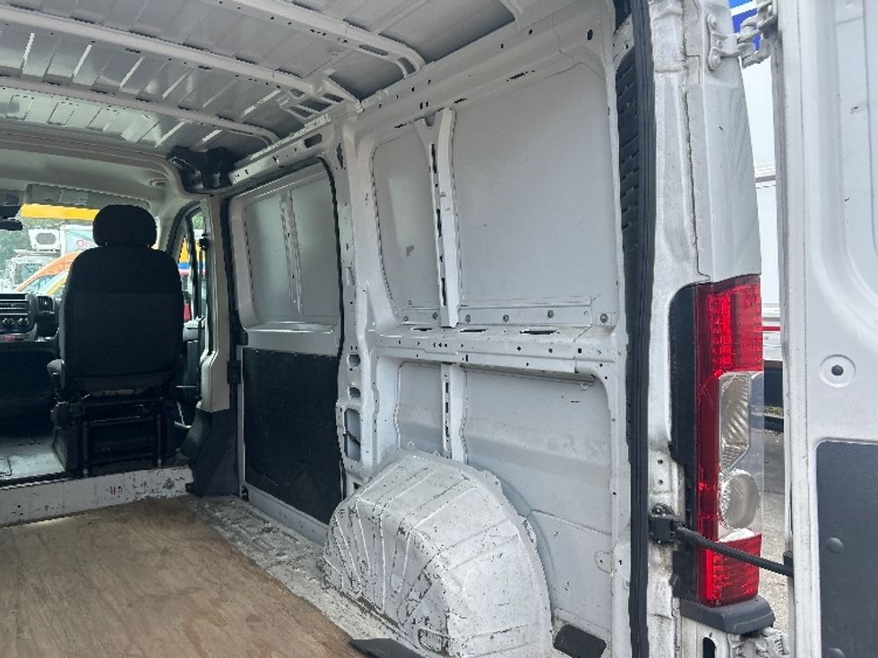 Cargo Van (Panel Van)-Light and Medium Duty Trucks-Dodge-2016-PROMASTR-Sarasota-FL-176,217\n\t\tmiles-$ 9,500 - Image 12