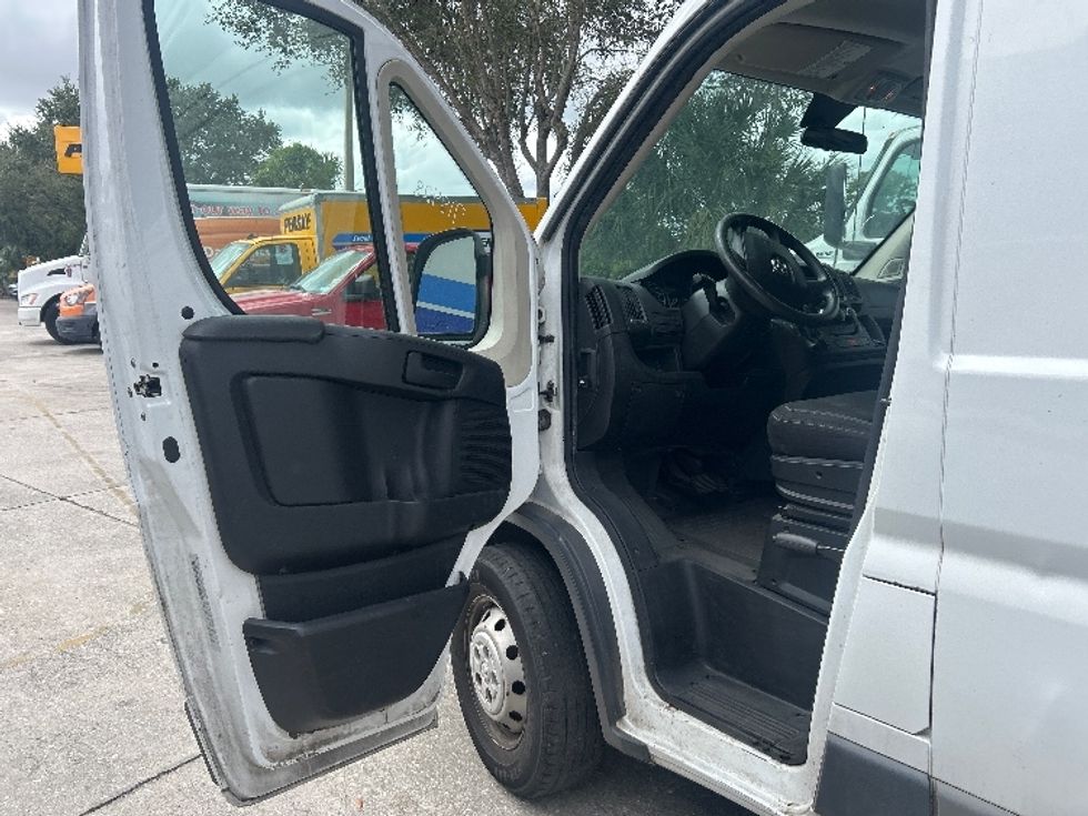 Cargo Van (Panel Van)-Light and Medium Duty Trucks-Dodge-2016-PROMASTR-Sarasota-FL-176,217\n\t\tmiles-$ 9,500 - Image 16