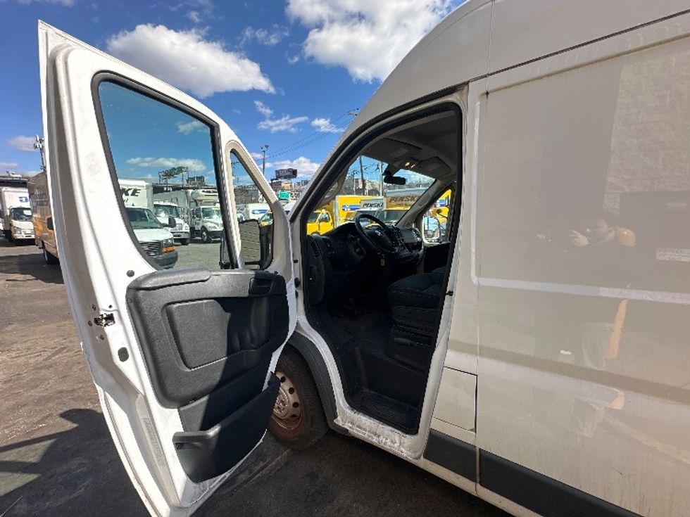 Cargo Van (Panel Van)-Light and Medium Duty Trucks-Dodge-2018-PROMASTR-North Bergen-NJ-9,819\n\t\tmiles-$ 31,000 - Image 15