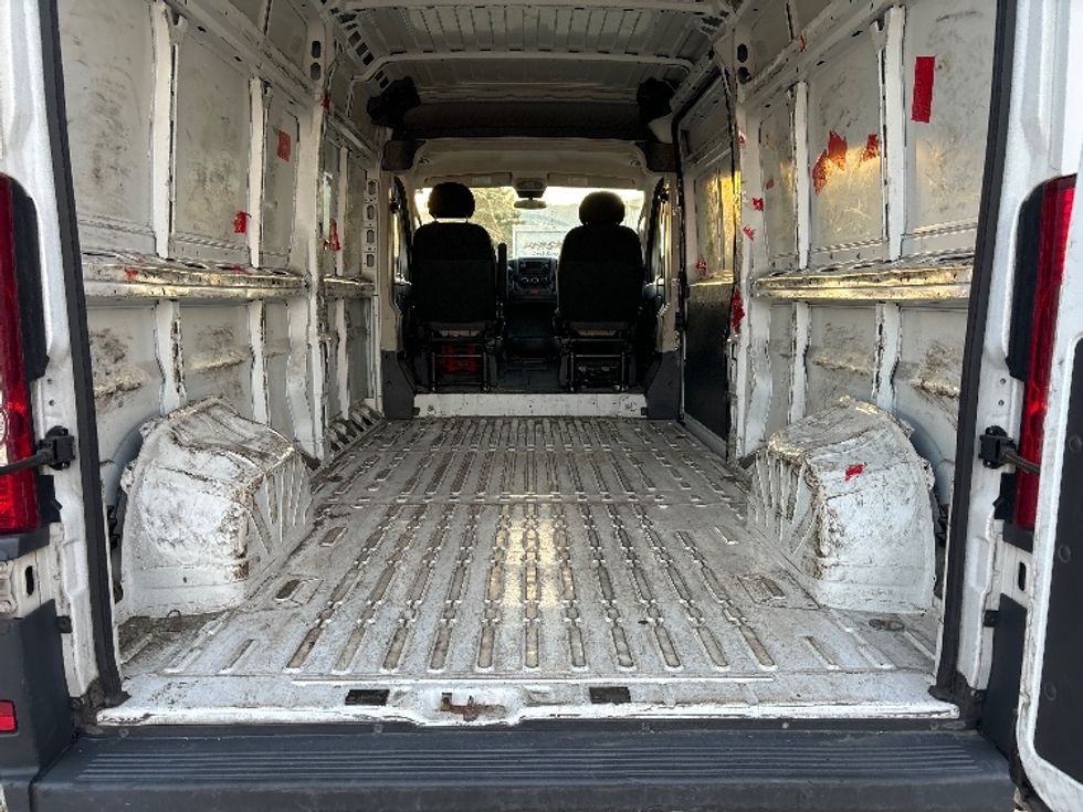 Cargo Van (Panel Van)-Light and Medium Duty Trucks-Dodge-2018-RAM3500-South Bend-IN-261,302\n\t\tmiles-$ 8,500 - Image 10