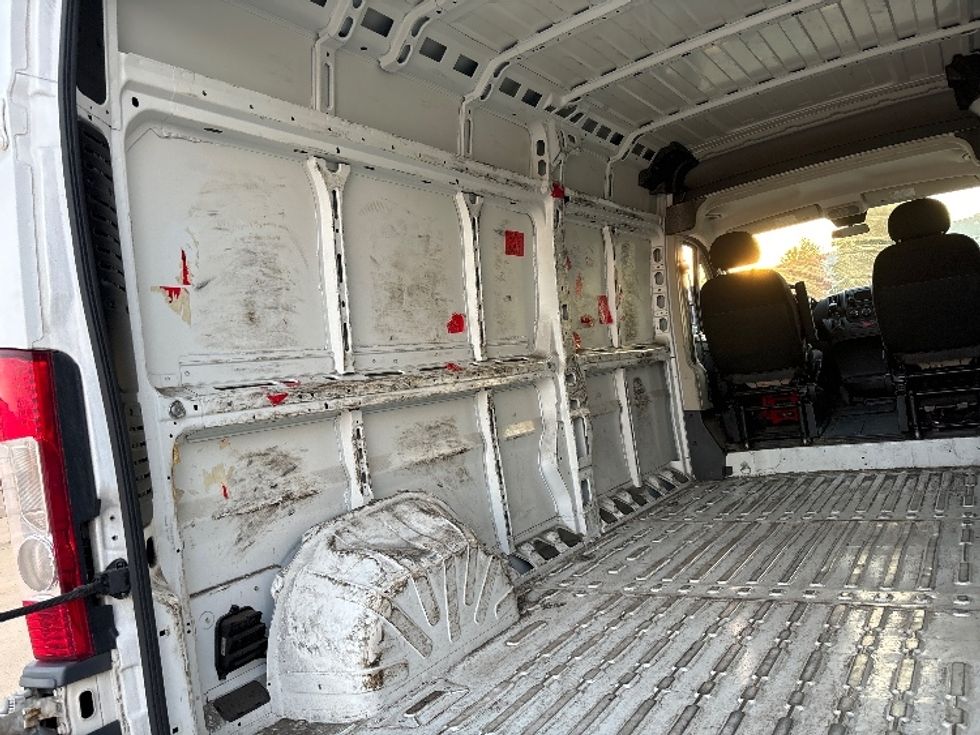 Cargo Van (Panel Van)-Light and Medium Duty Trucks-Dodge-2018-RAM3500-South Bend-IN-261,302\n\t\tmiles-$ 8,500 - Image 11