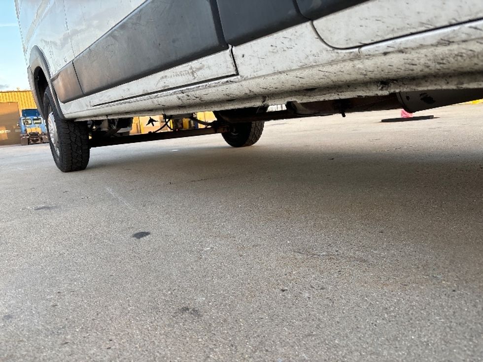 Cargo Van (Panel Van)-Light and Medium Duty Trucks-Dodge-2018-RAM3500-South Bend-IN-261,302\n\t\tmiles-$ 8,500 - Image 14