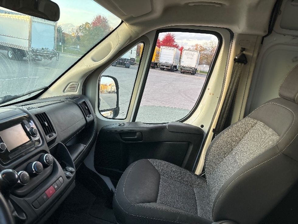 Cargo Van (Panel Van)-Light and Medium Duty Trucks-Dodge-2018-RAM3500-South Bend-IN-261,302\n\t\tmiles-$ 8,500 - Image 19
