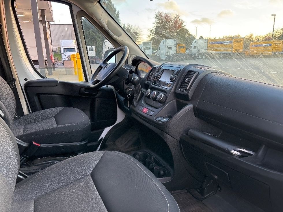 Cargo Van (Panel Van)-Light and Medium Duty Trucks-Dodge-2018-RAM3500-South Bend-IN-261,302\n\t\tmiles-$ 8,500 - Image 22