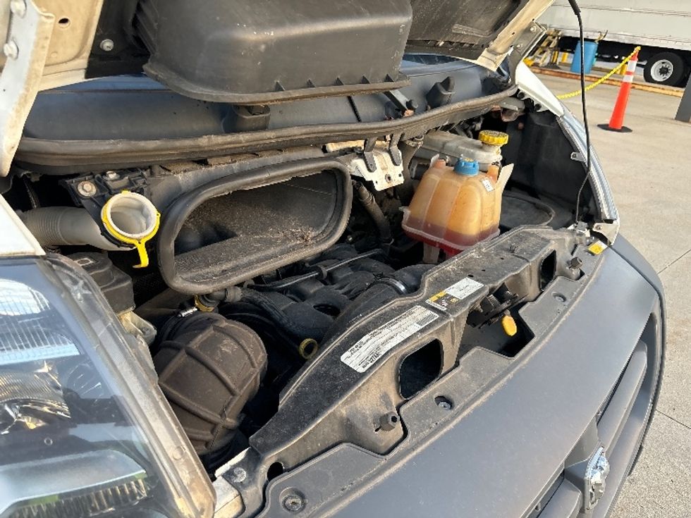 Cargo Van (Panel Van)-Light and Medium Duty Trucks-Dodge-2018-RAM3500-South Bend-IN-261,302\n\t\tmiles-$ 8,500 - Image 23