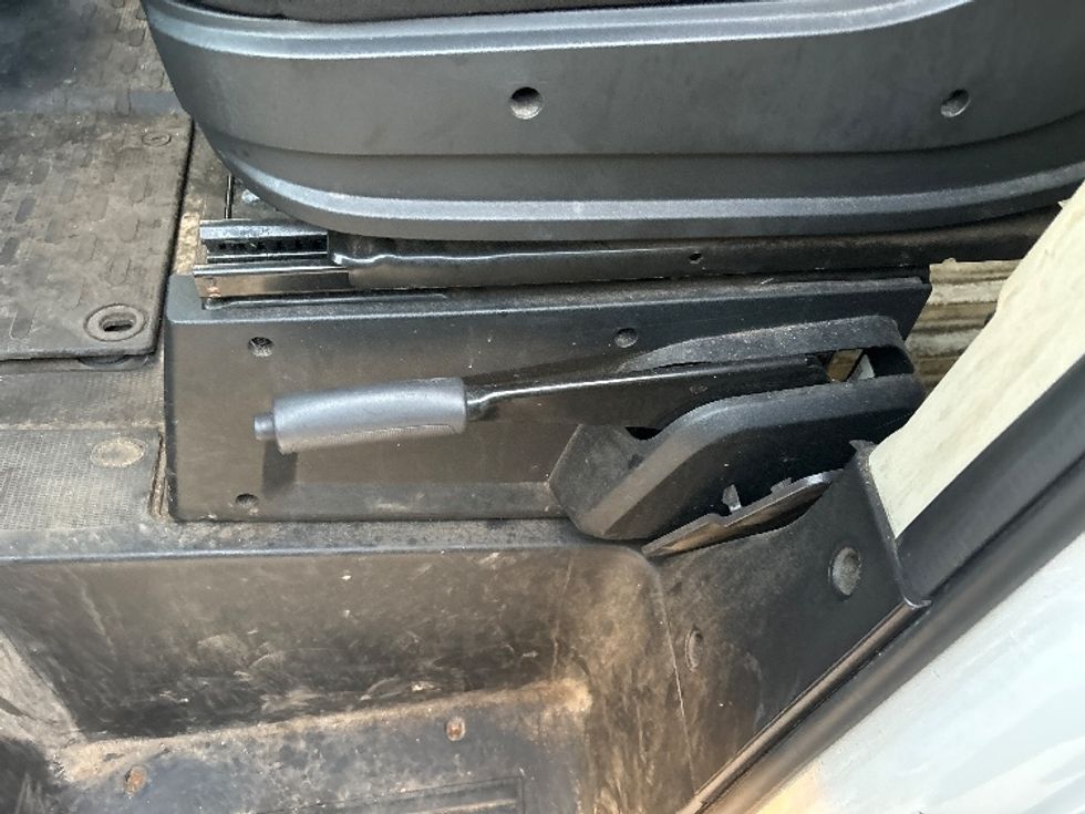 Cargo Van (Panel Van)-Light and Medium Duty Trucks-Dodge-2018-RAM3500-South Bend-IN-261,302\n\t\tmiles-$ 8,500 - Image 25