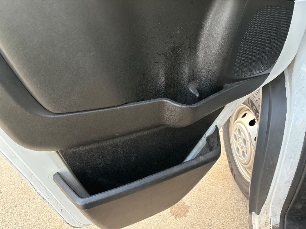 Cargo Van (Panel Van)-Light and Medium Duty Trucks-Dodge-2018-RAM3500-South Bend-IN-261,302\n\t\tmiles-$ 8,500 - Image 26