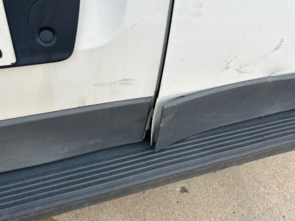 Cargo Van (Panel Van)-Light and Medium Duty Trucks-Dodge-2018-RAM3500-South Bend-IN-261,302\n\t\tmiles-$ 8,500 - Image 28