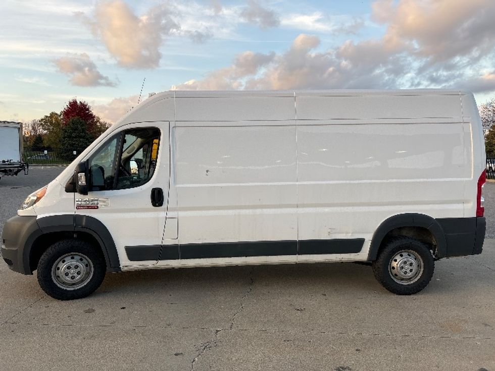 Cargo Van (Panel Van)-Light and Medium Duty Trucks-Dodge-2018-RAM3500-South Bend-IN-261,302\n\t\tmiles-$ 8,500 - Image 4