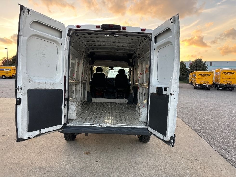 Cargo Van (Panel Van)-Light and Medium Duty Trucks-Dodge-2018-RAM3500-South Bend-IN-261,302\n\t\tmiles-$ 8,500 - Image 8