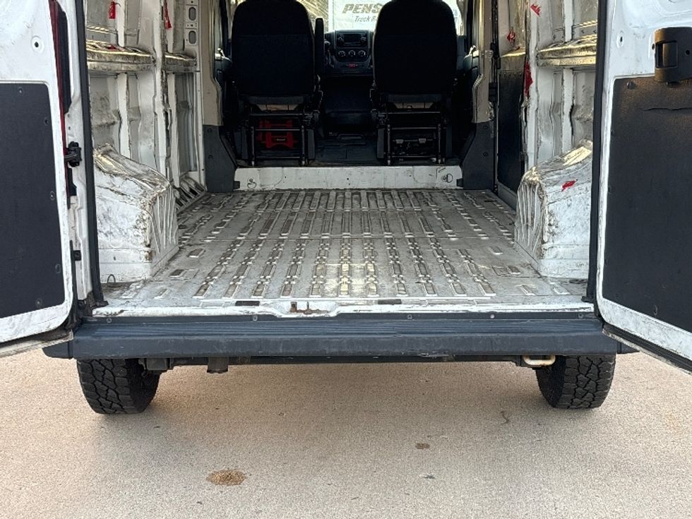 Cargo Van (Panel Van)-Light and Medium Duty Trucks-Dodge-2018-RAM3500-South Bend-IN-261,302\n\t\tmiles-$ 8,500 - Image 9