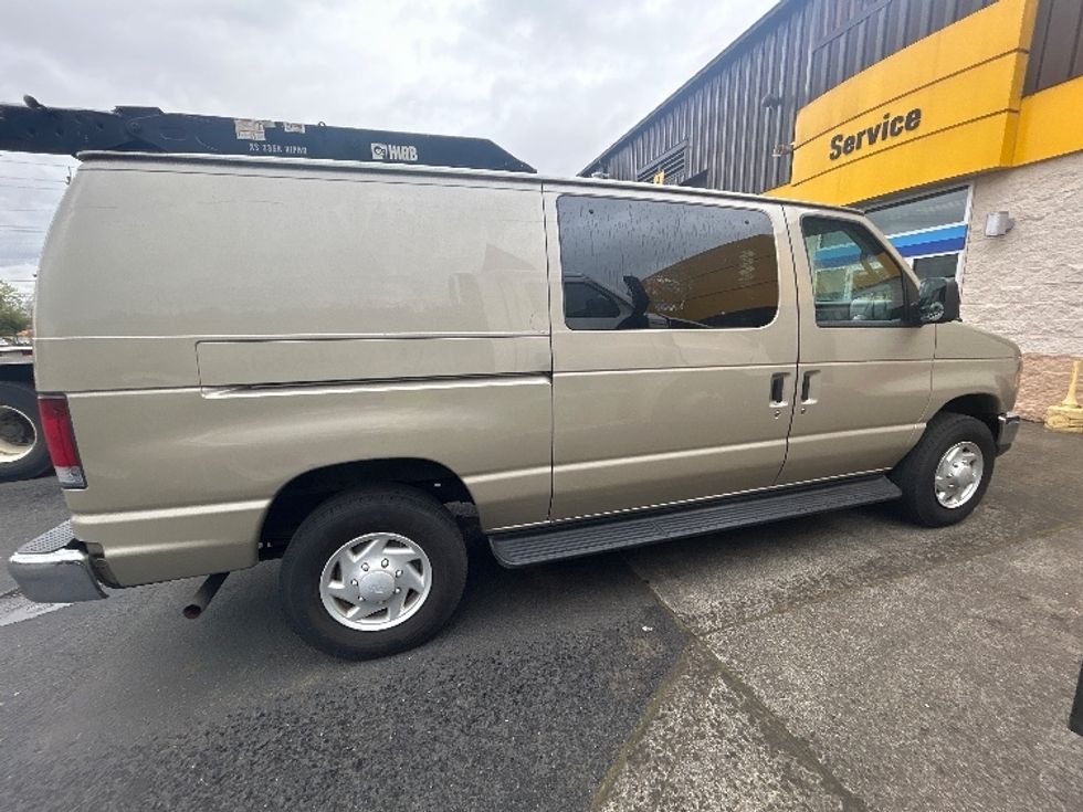 Cargo Van (Panel Van)-Light and Medium Duty Trucks-Ford-2009-E250-Portland-OR-153,718\n\t\tmiles-$ 7,500 - Image 11