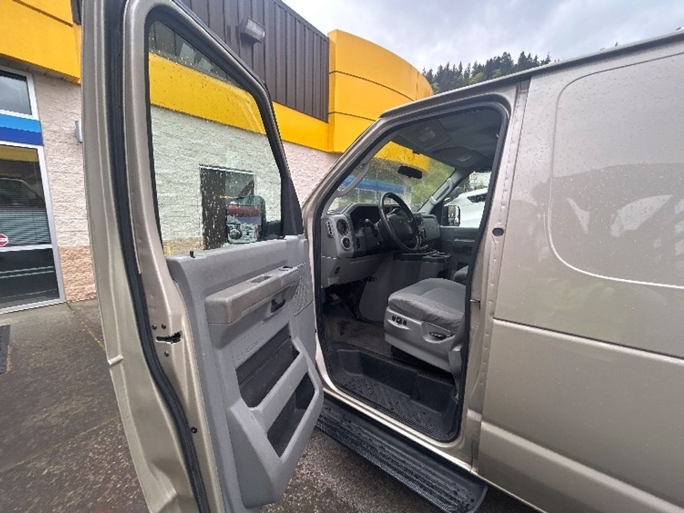 Cargo Van (Panel Van)-Light and Medium Duty Trucks-Ford-2009-E250-Portland-OR-153,718\n\t\tmiles-$ 7,500 - Image 12
