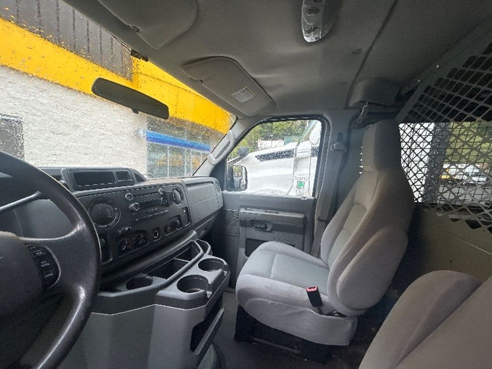 Cargo Van (Panel Van)-Light and Medium Duty Trucks-Ford-2009-E250-Portland-OR-153,718\n\t\tmiles-$ 7,500 - Image 15