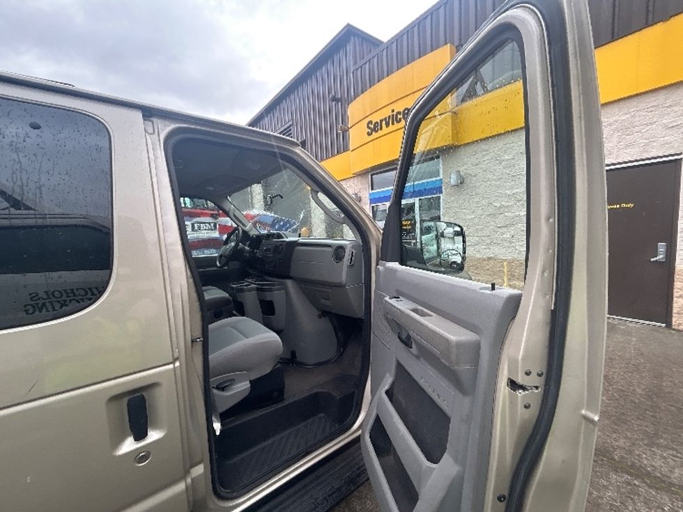 Cargo Van (Panel Van)-Light and Medium Duty Trucks-Ford-2009-E250-Portland-OR-153,718\n\t\tmiles-$ 7,500 - Image 16