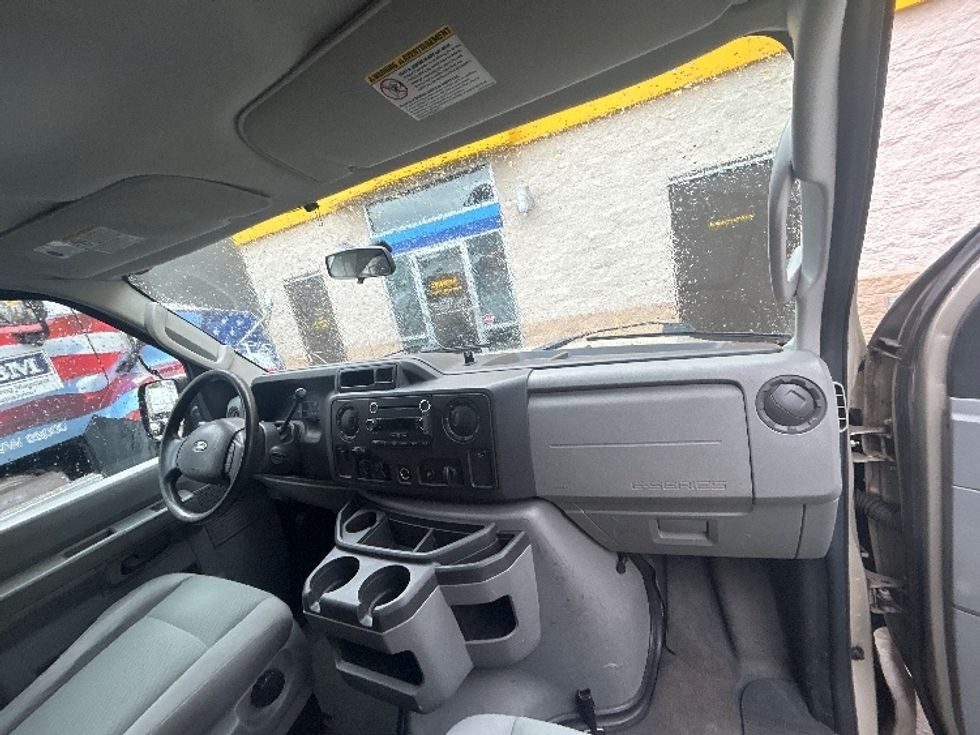 Cargo Van (Panel Van)-Light and Medium Duty Trucks-Ford-2009-E250-Portland-OR-153,718\n\t\tmiles-$ 7,500 - Image 17