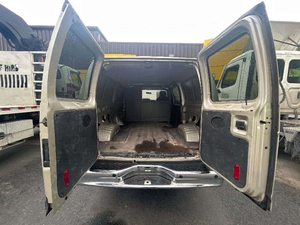 Cargo Van (Panel Van)-Light and Medium Duty Trucks-Ford-2009-E250-Portland-OR-153,718\n\t\tmiles-$ 7,500 - Image 7