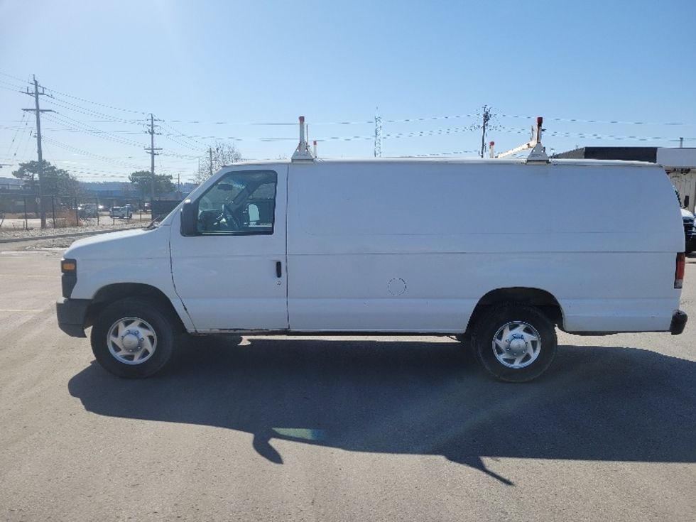 Cargo Van (Panel Van)-Light and Medium Duty Trucks-Ford-2010-E250-Concord-ON-386,792\n\t\tkm-$ 8,750 - Image 4