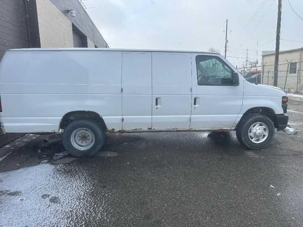 Cargo Van (Panel Van)-Light and Medium Duty Trucks-Ford-2012-E350-Flint-MI-297,959\n\t\tmiles-$ 4,250 - Image 7