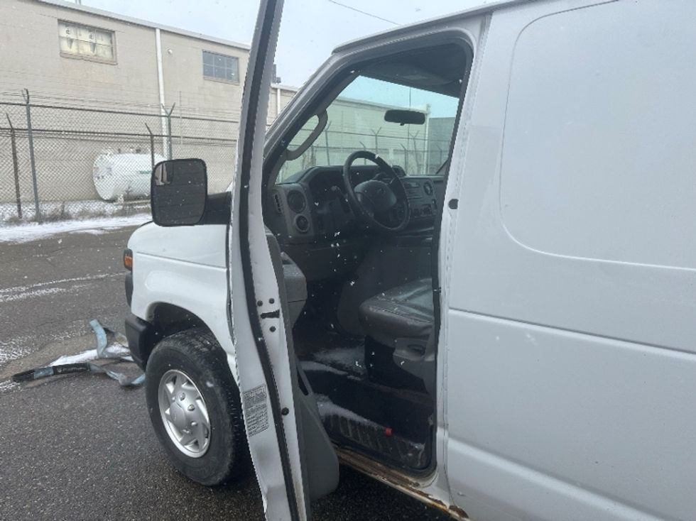Cargo Van (Panel Van)-Light and Medium Duty Trucks-Ford-2012-E350-Flint-MI-297,959\n\t\tmiles-$ 4,250 - Image 8