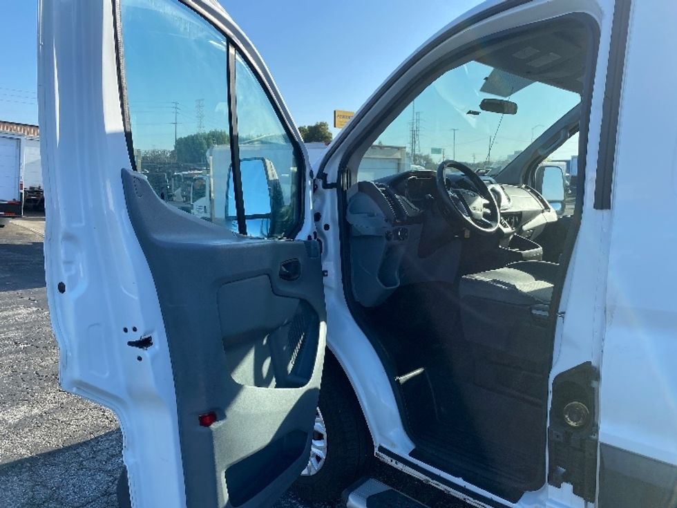 Cargo Van (Panel Van)-Light and Medium Duty Trucks-Ford-2015-F250-Sun Valley-CA-302,992\n\t\tmiles-$ 10,500 - Image 15