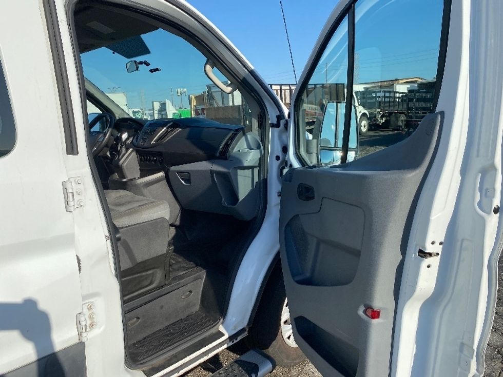 Cargo Van (Panel Van)-Light and Medium Duty Trucks-Ford-2015-F250-Sun Valley-CA-302,992\n\t\tmiles-$ 10,500 - Image 19