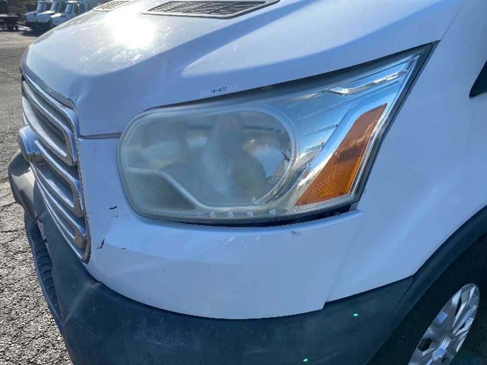 Cargo Van (Panel Van)-Light and Medium Duty Trucks-Ford-2015-F250-Sun Valley-CA-302,992\n\t\tmiles-$ 10,500 - Image 25