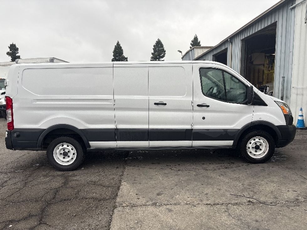 Cargo Van (Panel Van)-Light and Medium Duty Trucks-Ford-2015-Transit 250-West Sacramento-CA-136,016\n\t\tmiles-$ 21,000 - Image 15