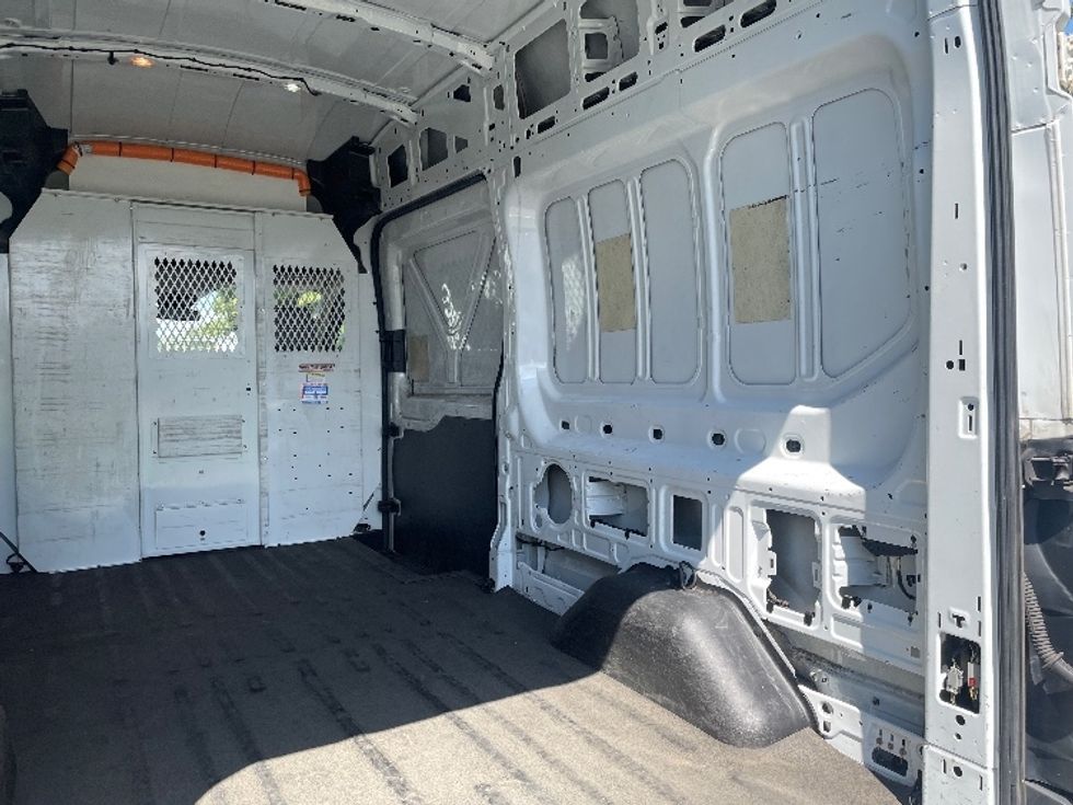 Cargo Van (Panel Van)-Light and Medium Duty Trucks-Ford-2015-Transit 350-Spartanburg-SC-332,630\n\t\tmiles-$ 8,000 - Image 10