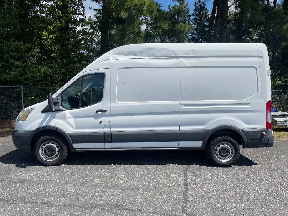 Cargo Van (Panel Van)-Light and Medium Duty Trucks-Ford-2015-Transit 350-Spartanburg-SC-332,630\n\t\tmiles-$ 8,000 - Image 4