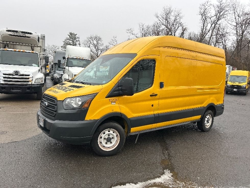 Cargo Van (Panel Van)-Light and Medium Duty Trucks-Ford-2016-Transit 250-Alexandria-VA-95,104\n\t\tmiles-$ 26,000 - Image 1