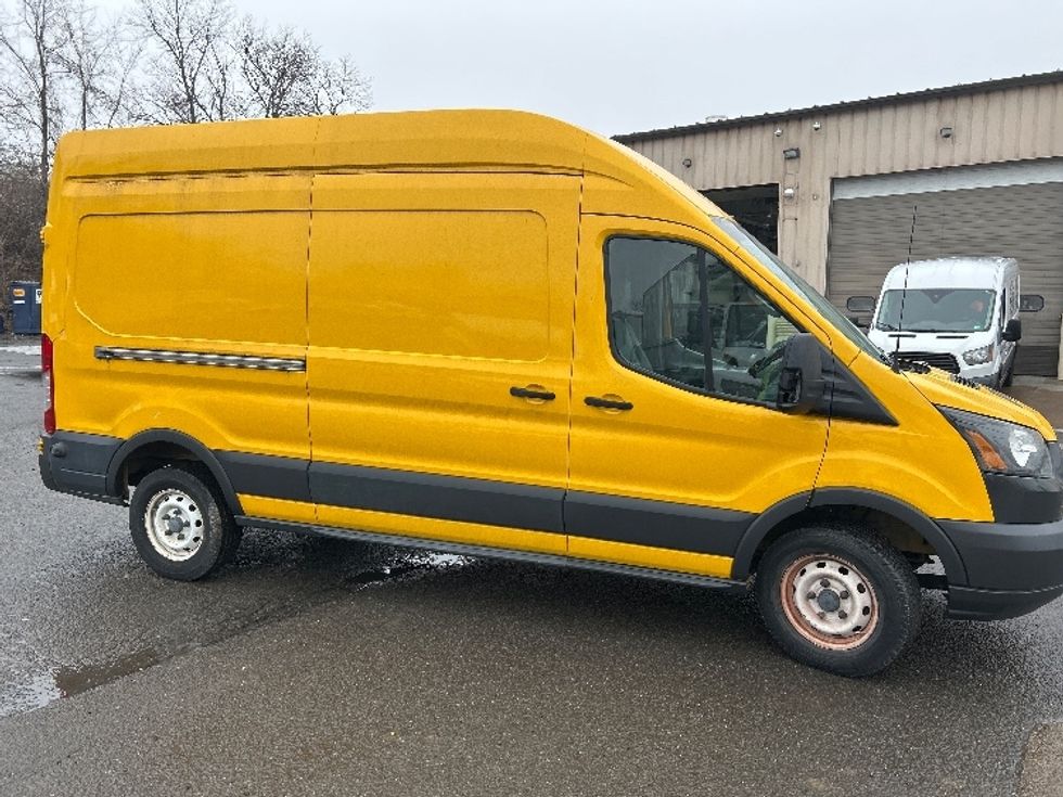 Cargo Van (Panel Van)-Light and Medium Duty Trucks-Ford-2016-Transit 250-Alexandria-VA-95,104\n\t\tmiles-$ 26,000 - Image 13