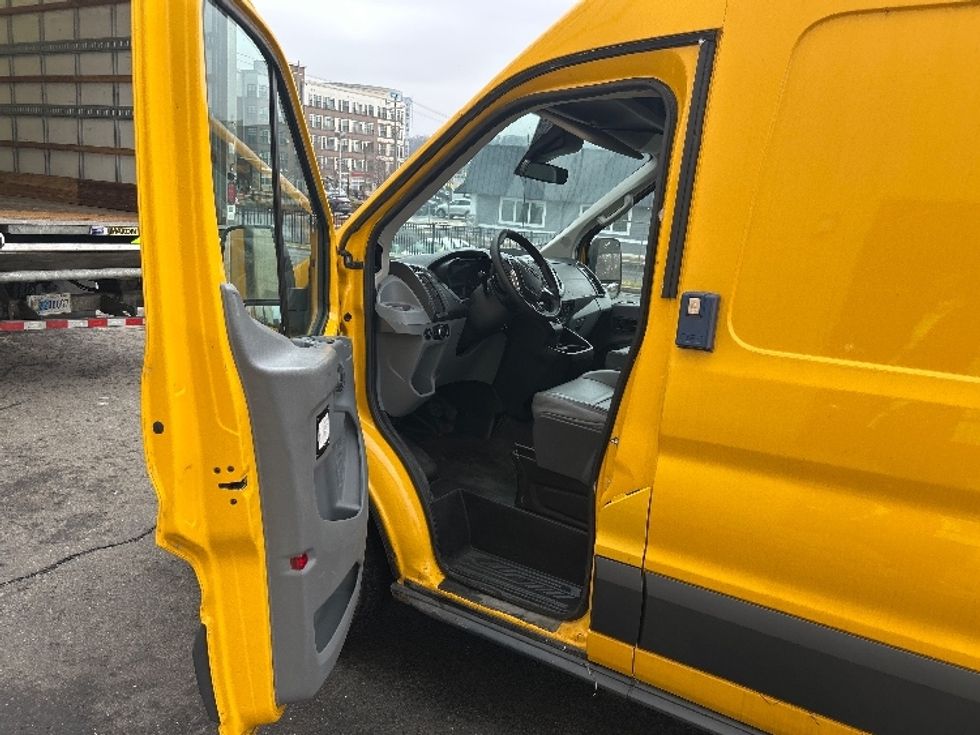 Cargo Van (Panel Van)-Light and Medium Duty Trucks-Ford-2016-Transit 250-Alexandria-VA-95,104\n\t\tmiles-$ 26,000 - Image 15